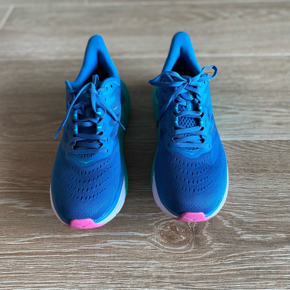 Brand New Hoka Arahi 5